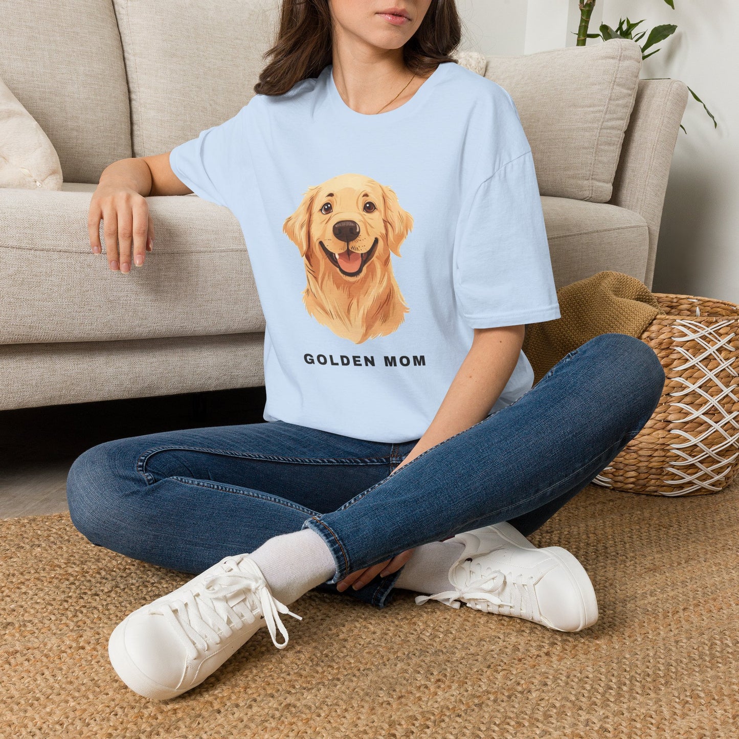 Golden Retriever Mom Shirt - Illustrated Portrait Tee